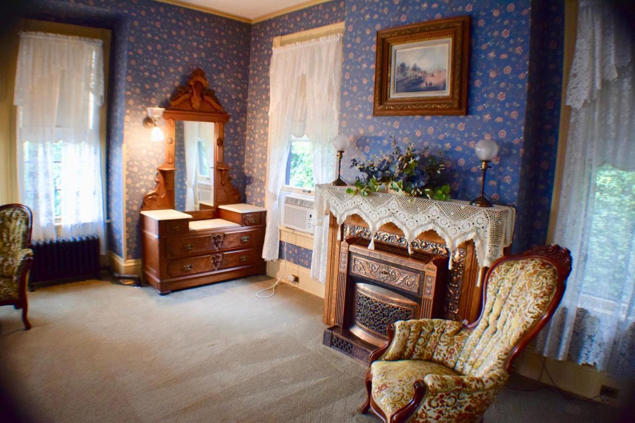 The Hancock House Bed & Breakfast Inn Dubuque Exteriér fotografie