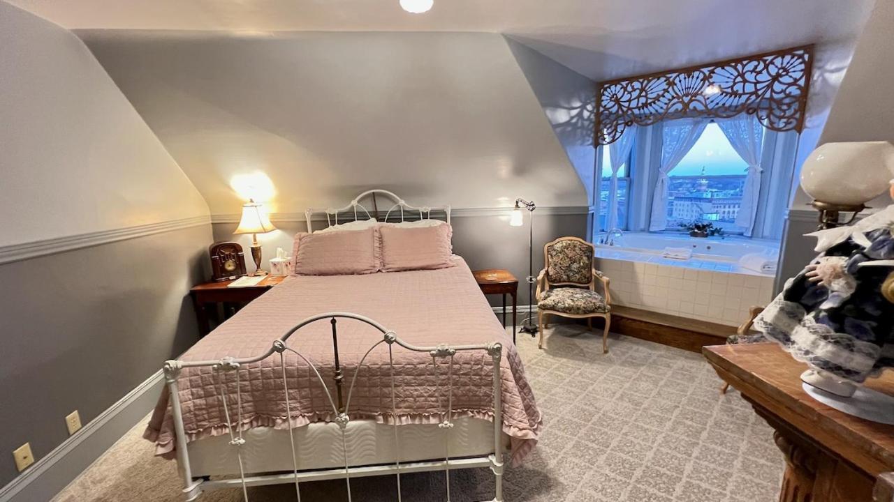 The Hancock House Bed & Breakfast Inn Dubuque Exteriér fotografie