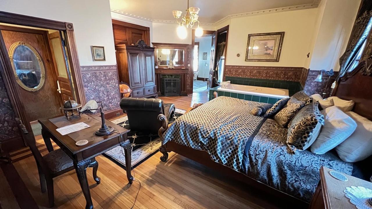 The Hancock House Bed & Breakfast Inn Dubuque Exteriér fotografie